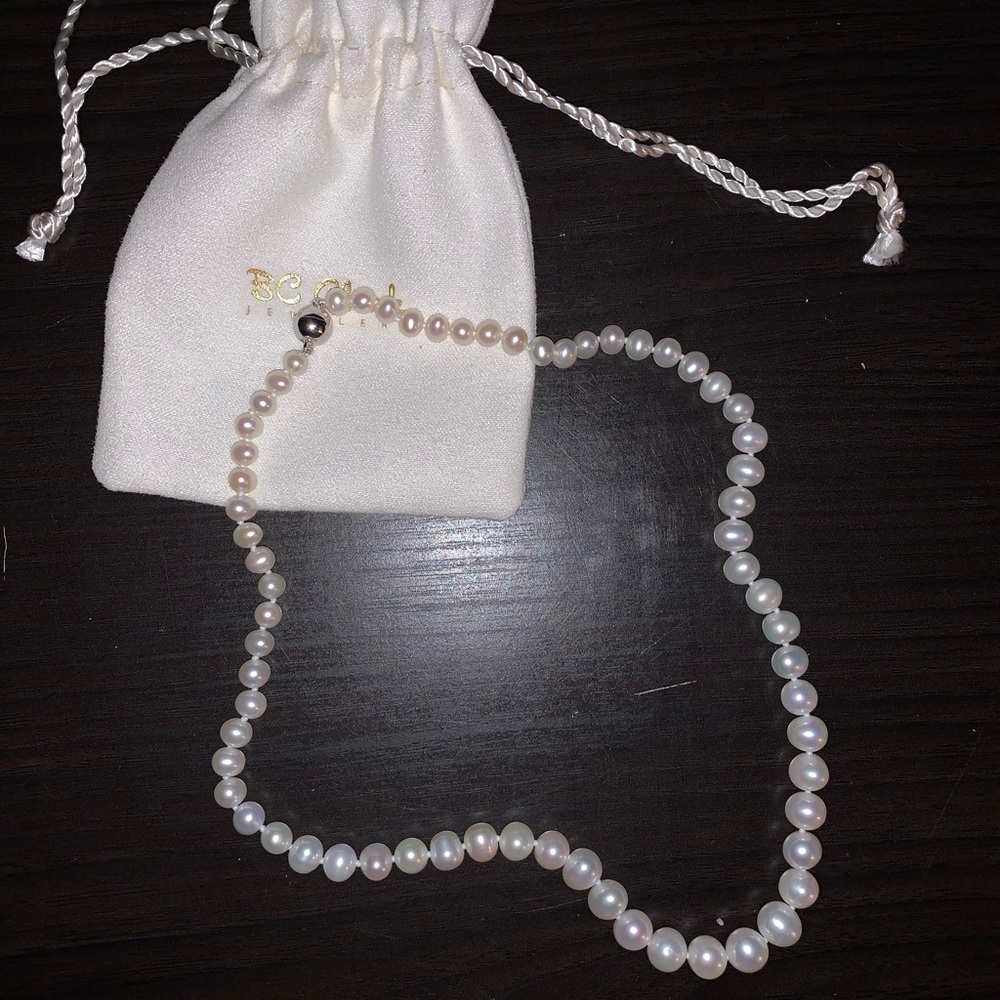 Freshwater graduated pearl necklace 18in